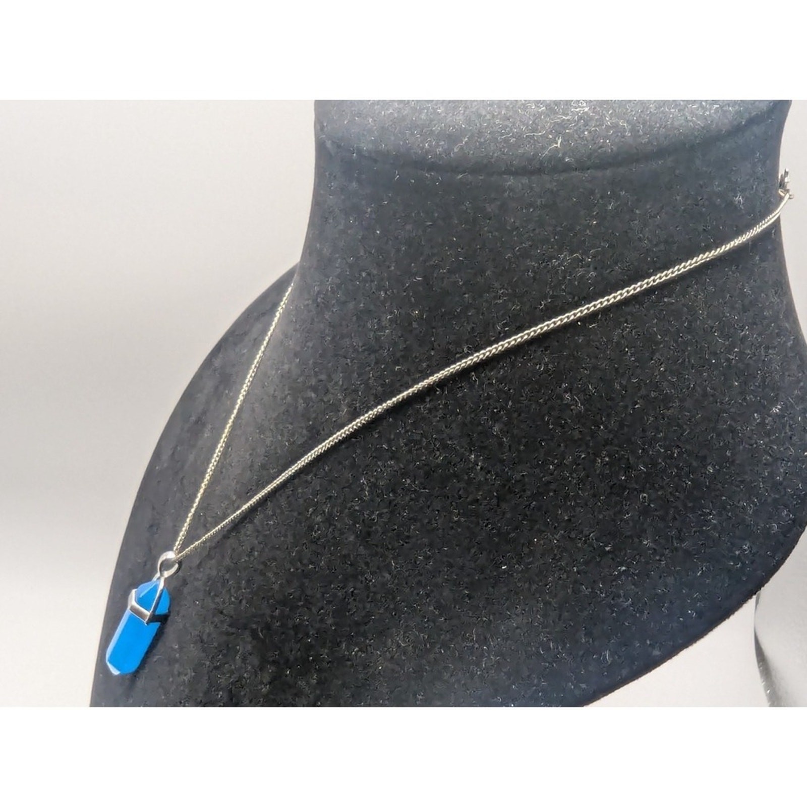 SILVER TONE Blue Crystal Point Pendant Necklace Womens 18in 6.97g