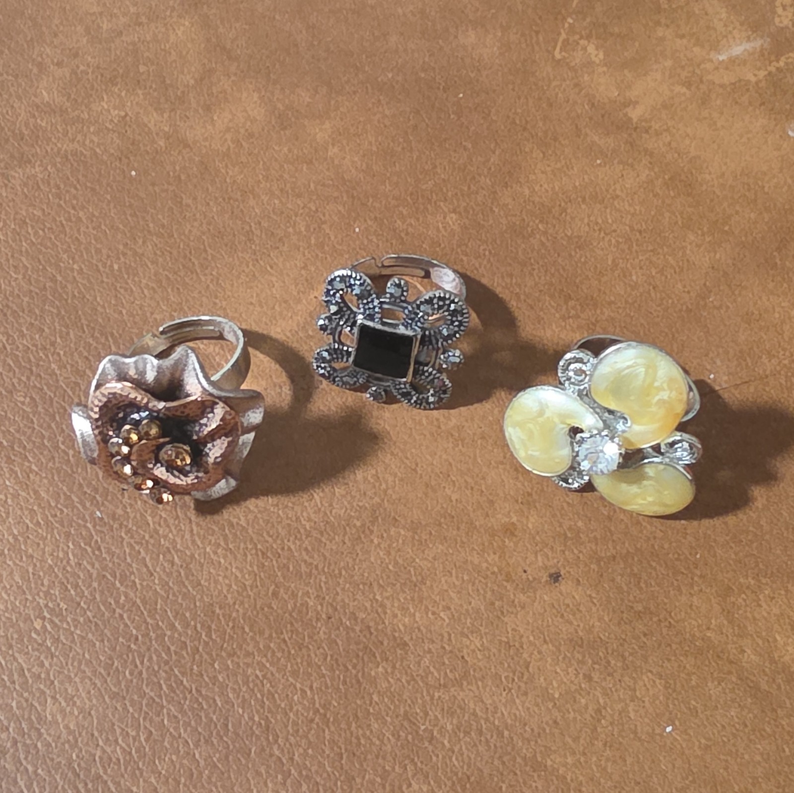 Women’s Fashion Mixed Lot 3 Rings Silver/Gold Tone Black & Yellow Glass Stones