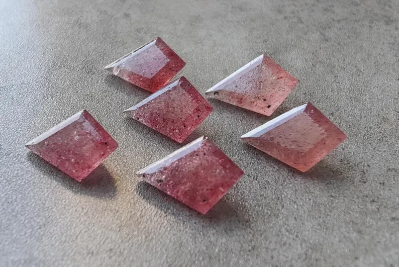 [WHOLESALE] NATURAL PINK STRAWBERRY FACETED KITE SHAPE LOOSE GEMSTONE
