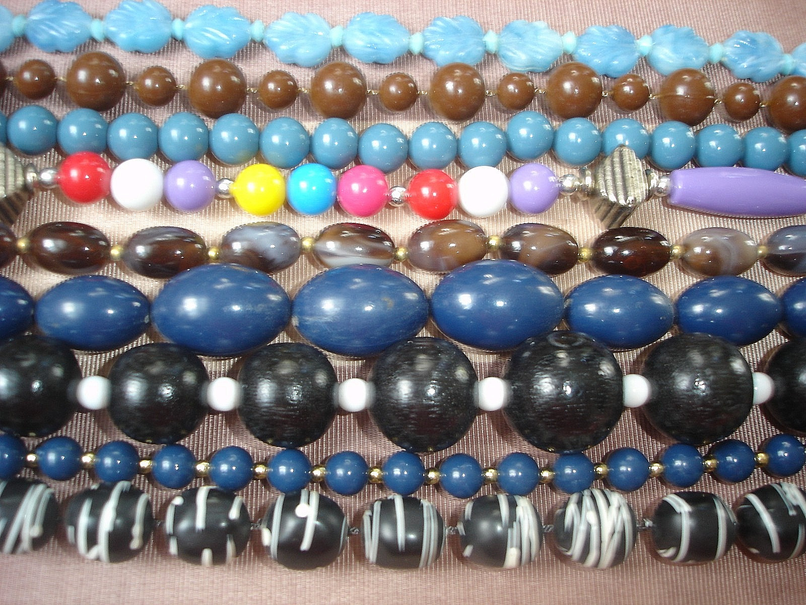 Vintage LOT 9 BEAD Necklaces- Multicolor, Blue, Brown, Black & White-Some Chunky