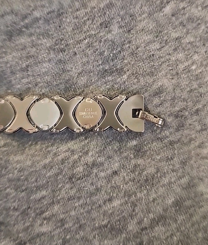 X’s & O’S Pattern Braclet for Women 3 Tone Gold Silver New
