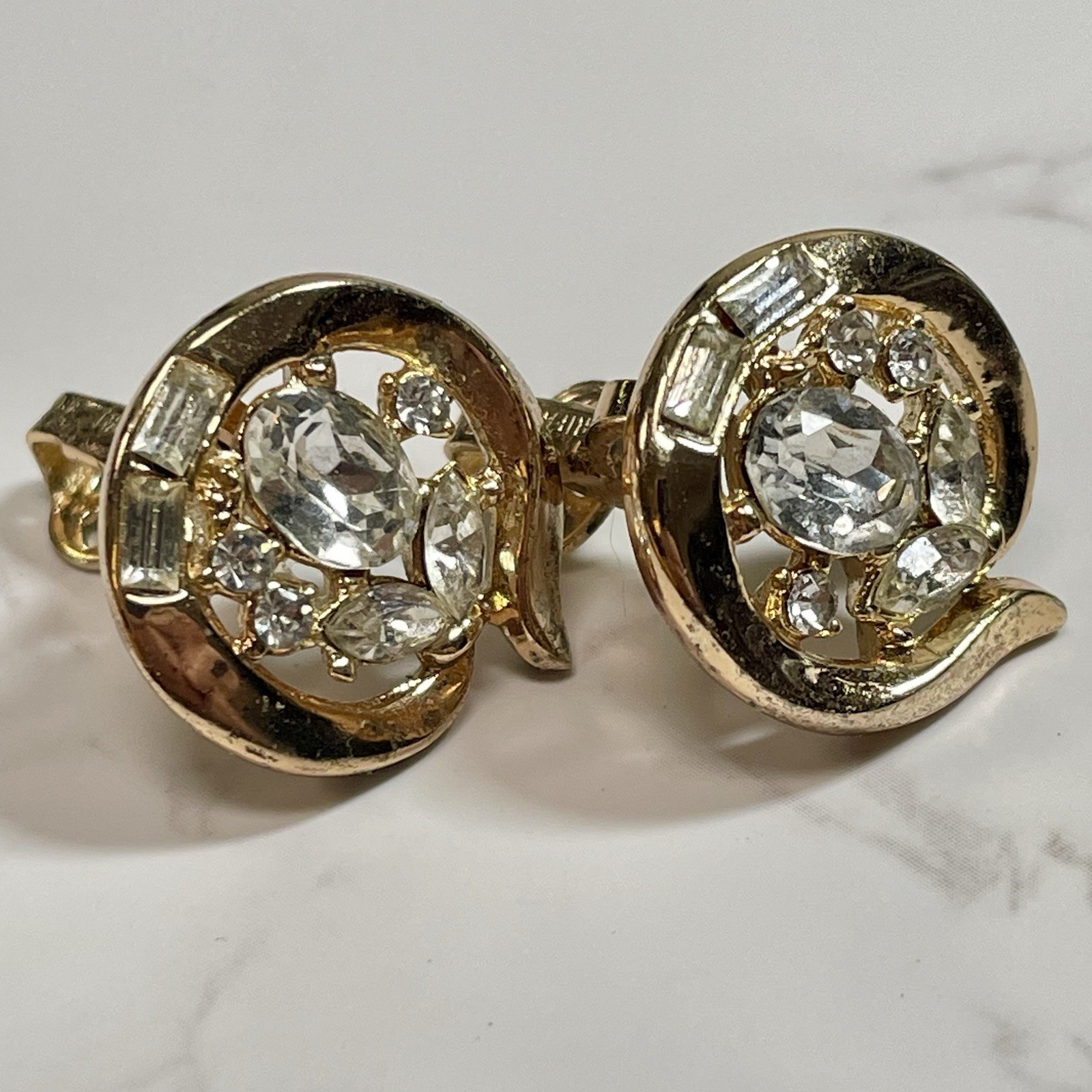 Vtg Crown Trifari Rhinestone Clip On Earrings Round Gold Tone Signed Pat Pend