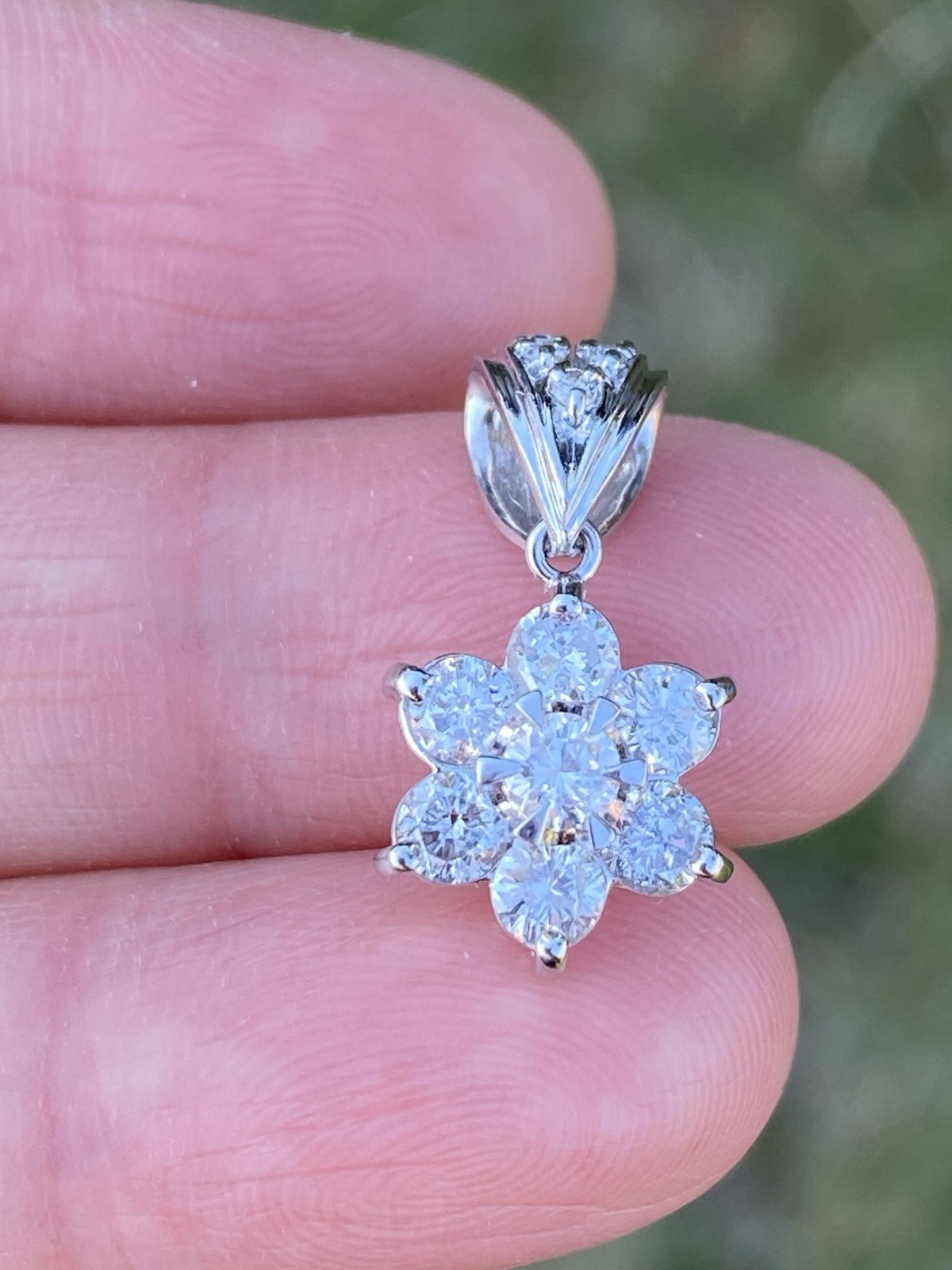 Platinum 1.00TCW 100% Natural Round Diamond Cluster Pendant