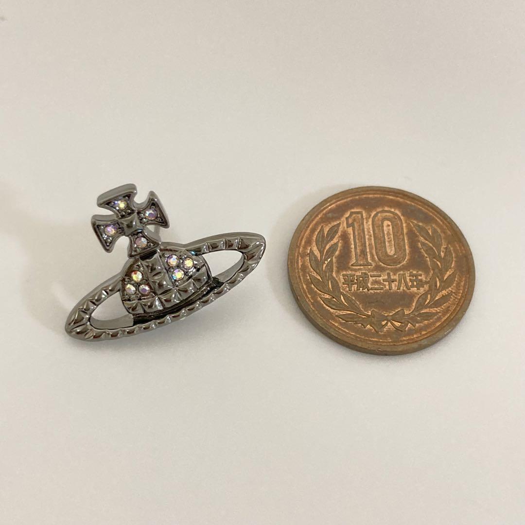 Vivienne Earrings Pierce Orb gunmetal Crystal w/Pouch IN BOX