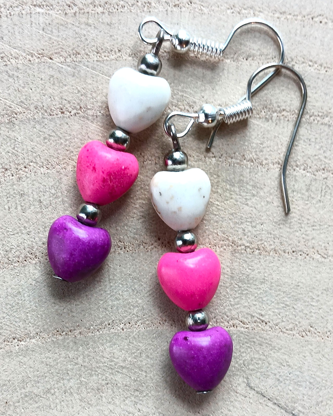 triple HEARTS HOWLITE earring SP fish hook handcrafted #LA25