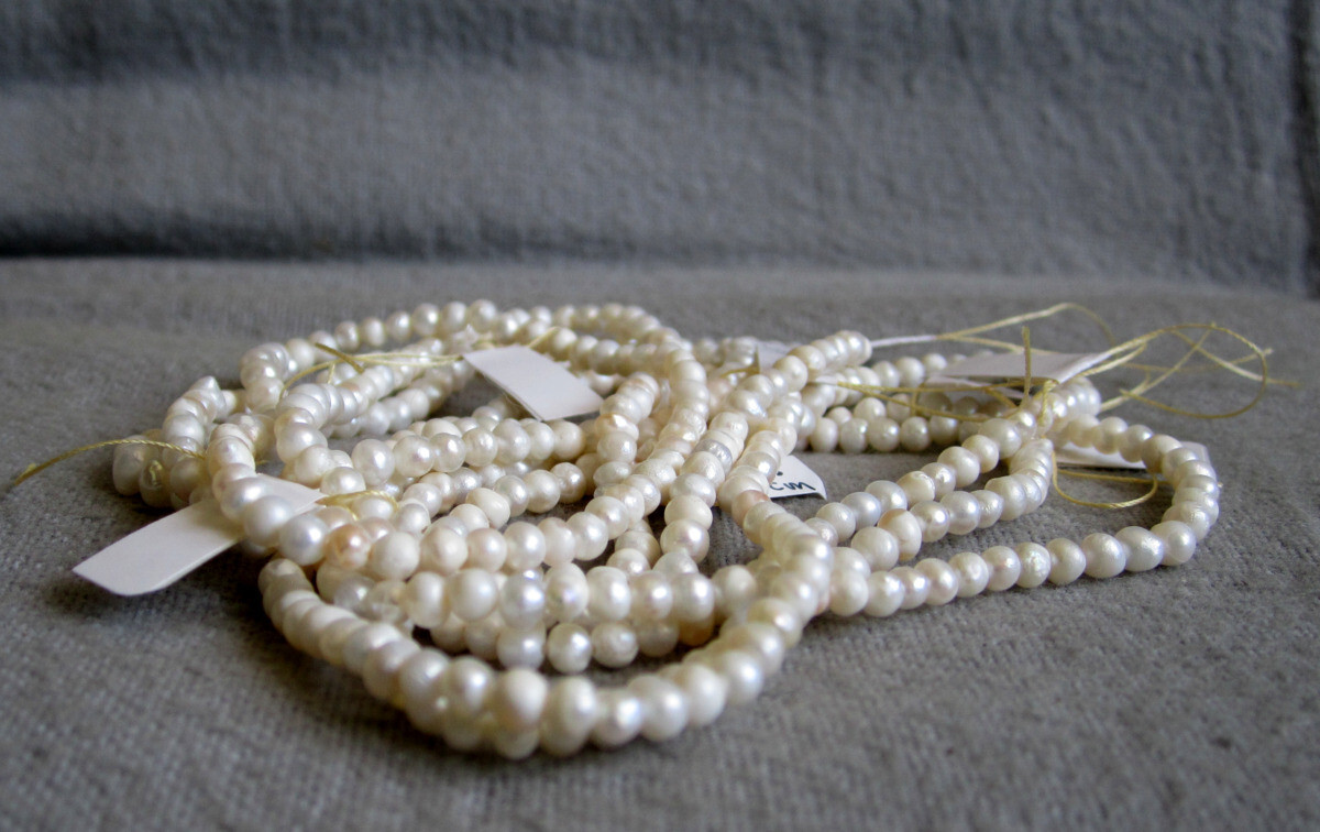 Freshwater Cultured Pearl Bracelet Cream Colour For Arm Widths Approx 15-20cm