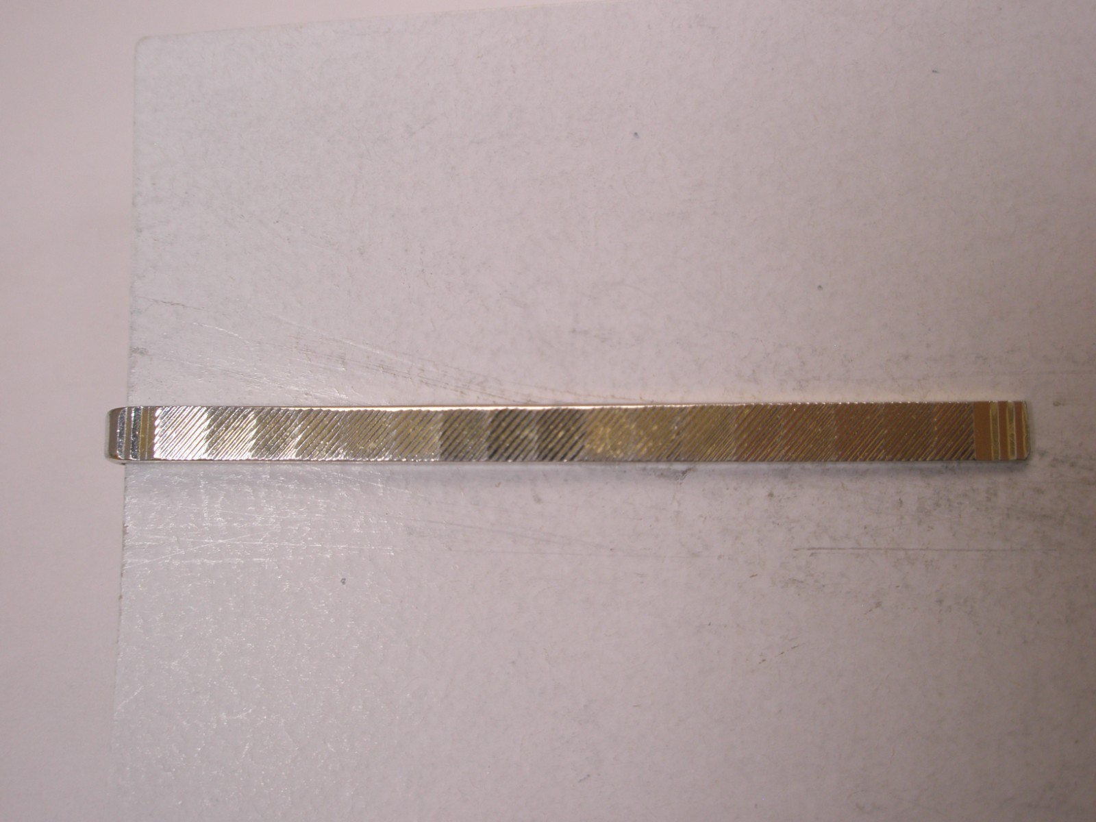 2-5/16″ Ultra Thin Design Gold Tone Vintage DANTE Tie Bar Clip quality w/chain