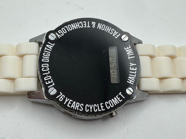 Vintage 1985 Bandai Halley Time 76 Years Cycle Comet LED LCD Digital Watch WORKS