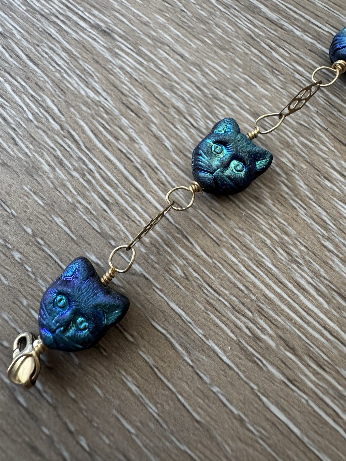 Gold Tone Cat Face Link Chain Charm Bracelet Black Cat Heads Lobster Clasp