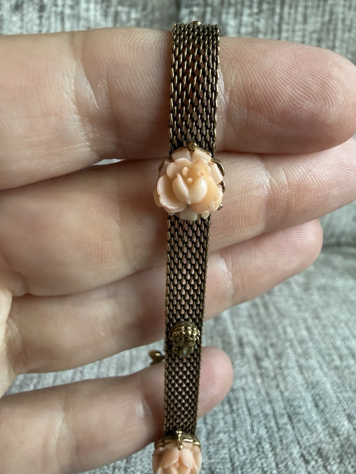 Vintage Goldette NY Gold Tone Mesh Bracelet Pink Carved Lucite Rose Floral
