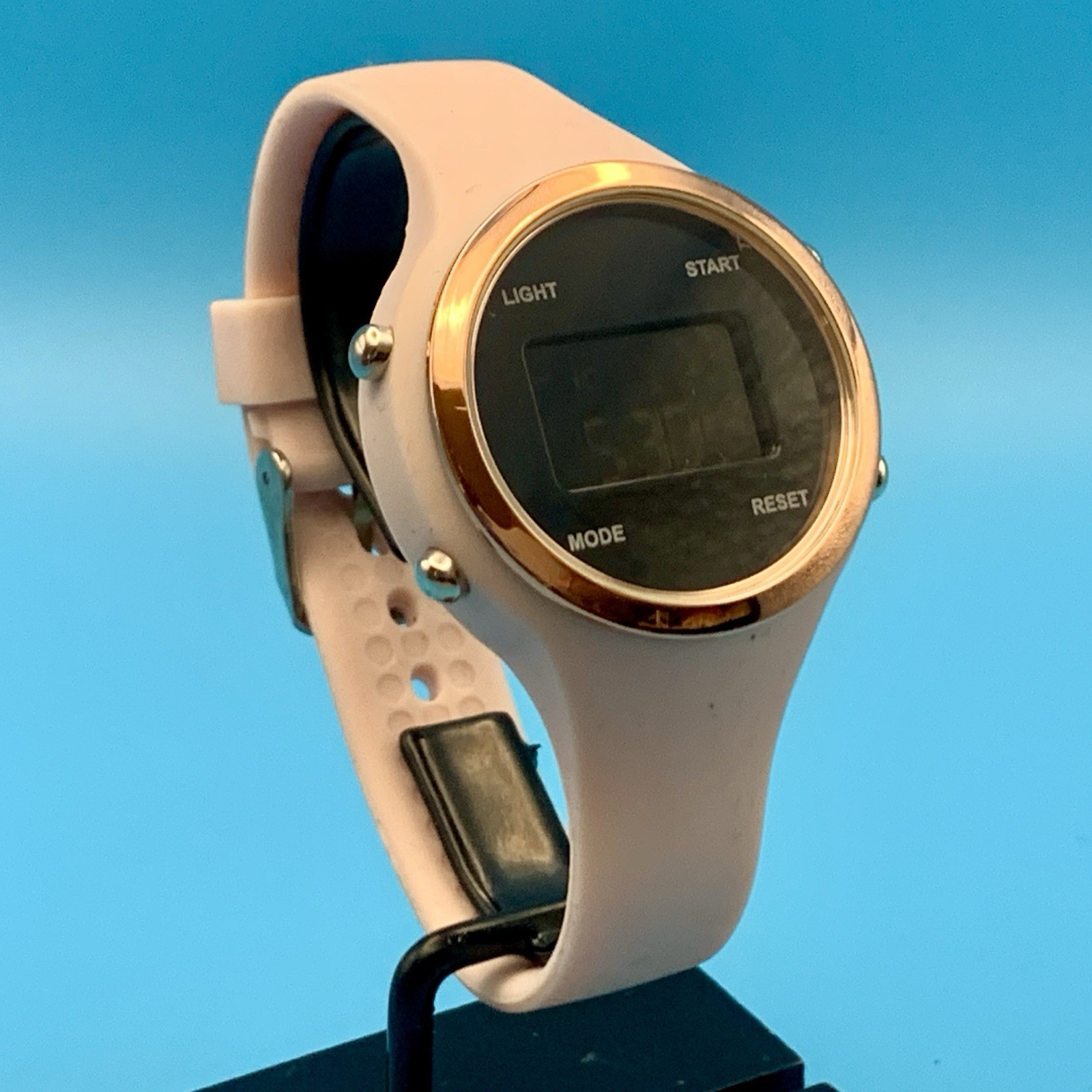 Women’s 78/3003 Digital Wristwatch Chrono Backlight Day Date Display Working