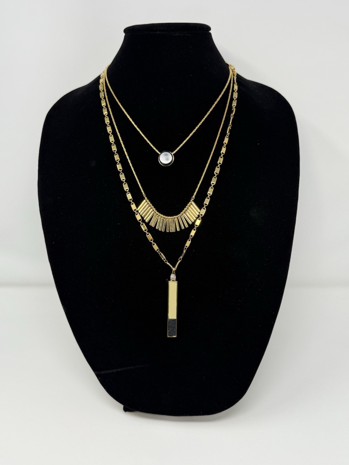 Henri Bendel triple layered look necklace gold tone chain-dressy