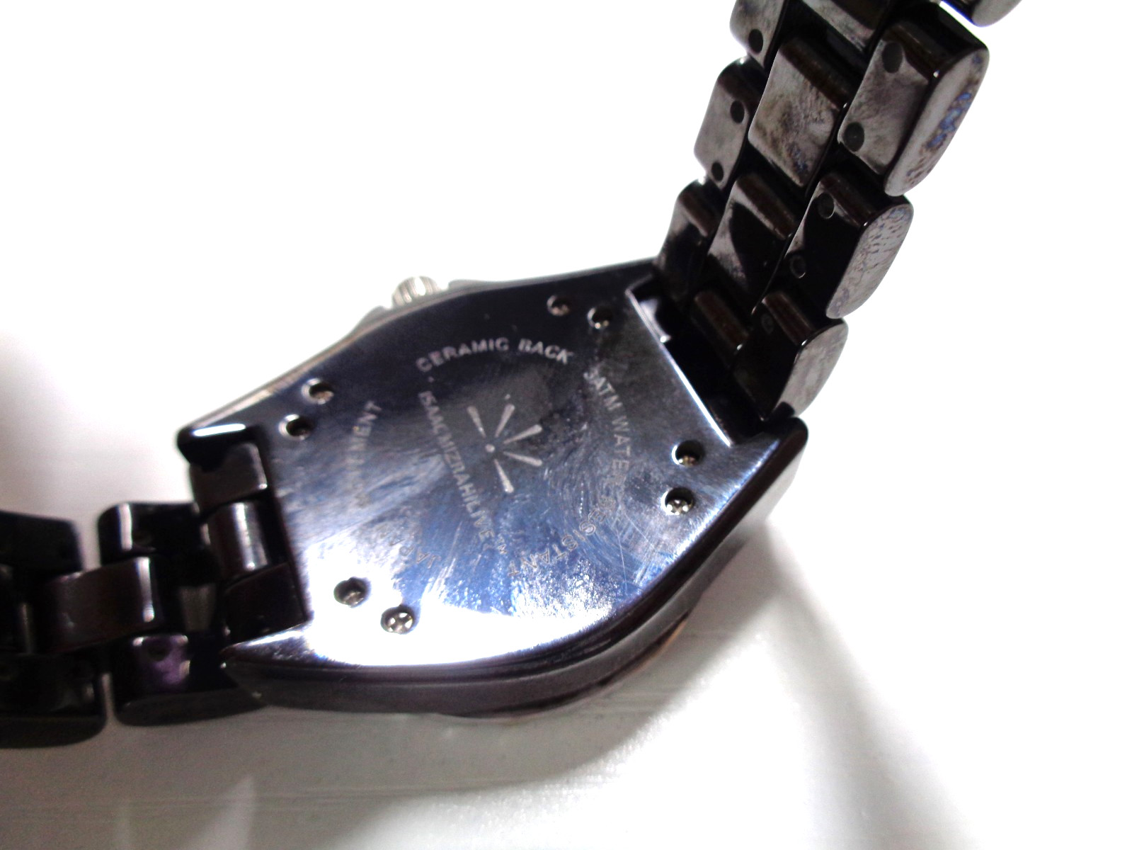 ISAAC MIZRAHI LIVE, Black Ceramic Quartz Fashion Women’s Wristwatch.