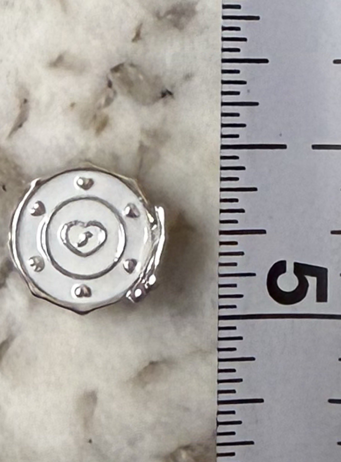 V753 S925 STERLING SILVER BAND INSTRUMENT RED/WHITE DRUM BEAD CHARM