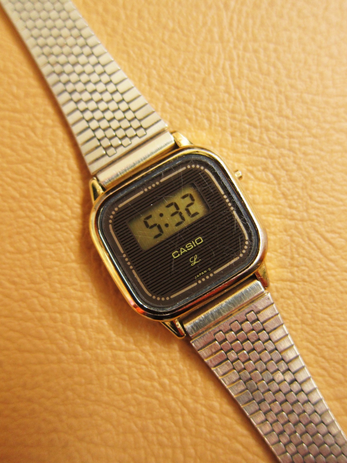 CASIO [210] LF-140G Vintage Ladies’ Digital Watch (MADE IN JAPAN)