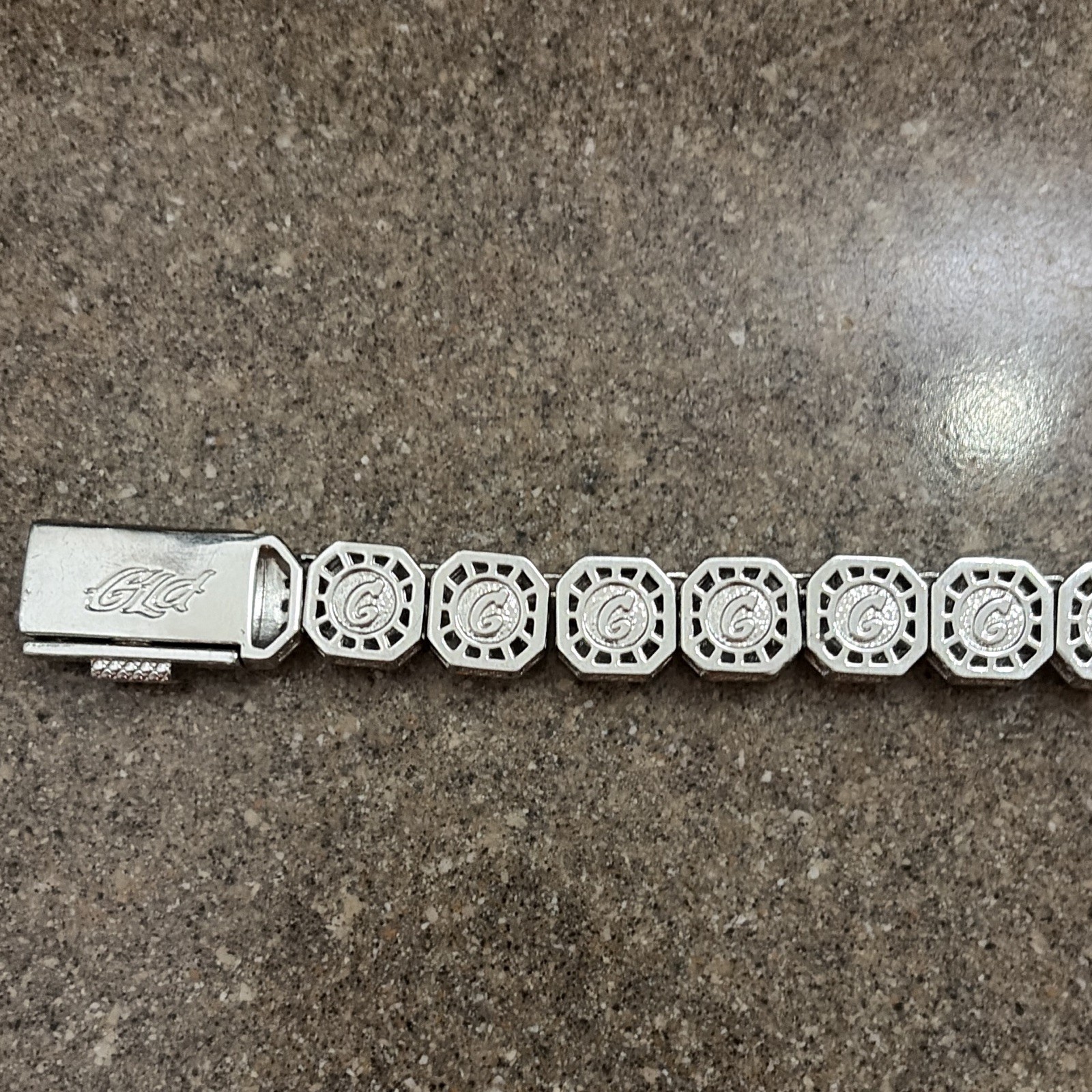 GLD Signed Silver Tone Tennis Chain Bracelet Clear Stones Box Clasp Never worn