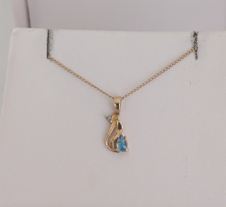 Blue Topaz & Diamond Necklace 14K 2 Grams Retail Price $999 Make Me An Offer!