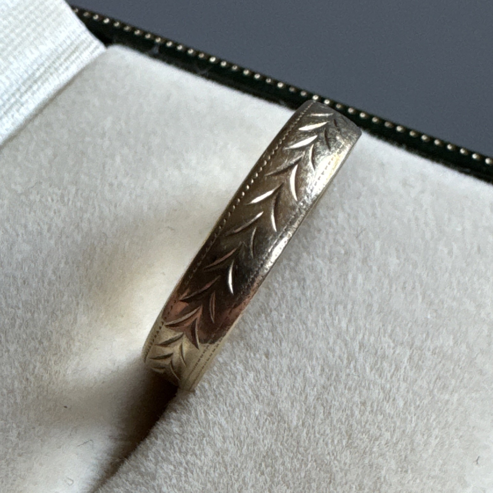 9ct Yellow Gold 375 Wheat Motif Wedding Band Ring Size L1/2 UK Hallmarked 3.6mm
