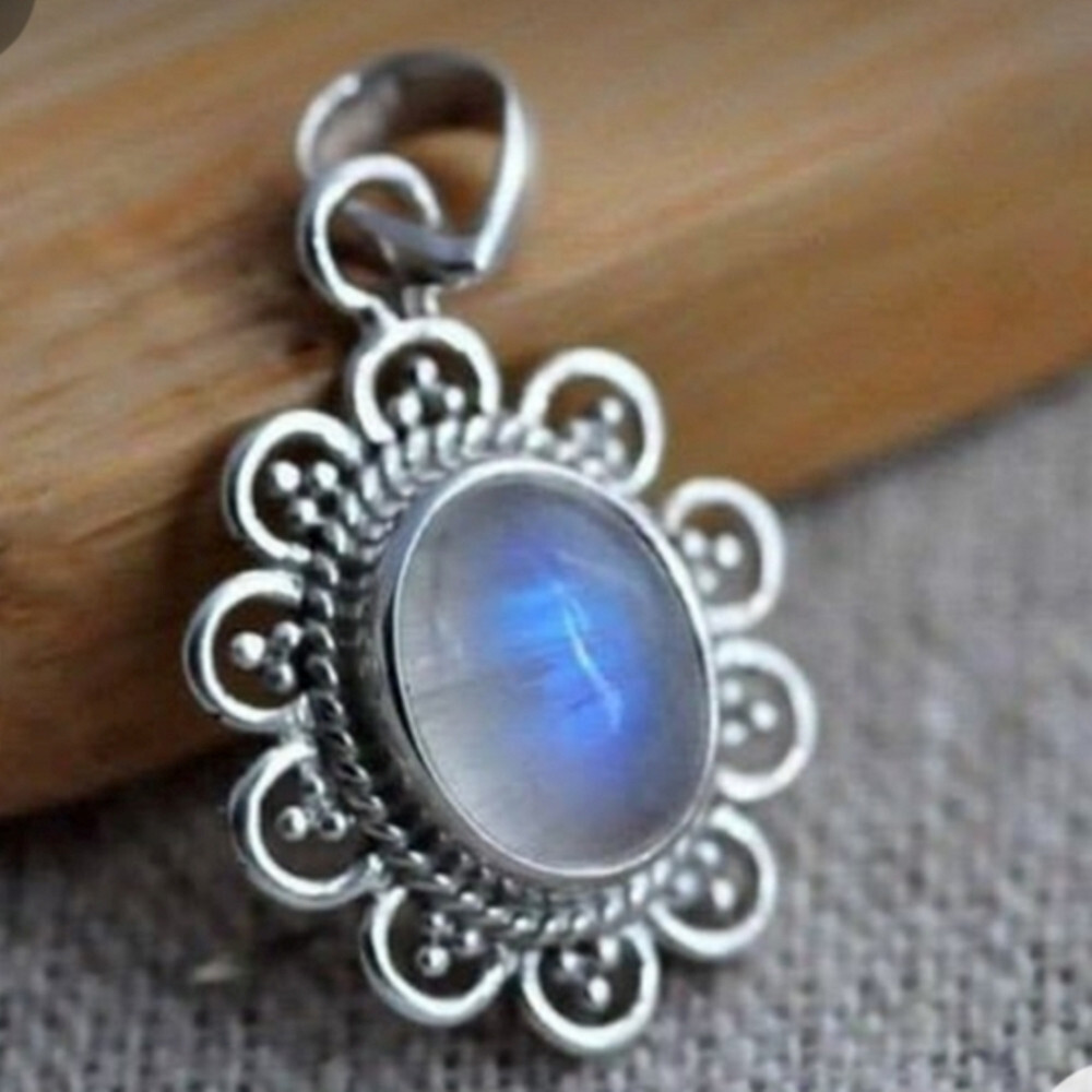 Beautiful Natural Moonstone Gemstone 925 Sterling Silver Handmade Pandant C-808