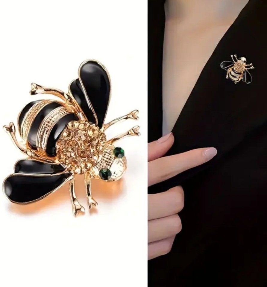 SMALL CUTE BEE BUG BLACK & GOLD LAPEL BROOCH PIN~BIRTHDAY GARDENER GIFT FOR HER