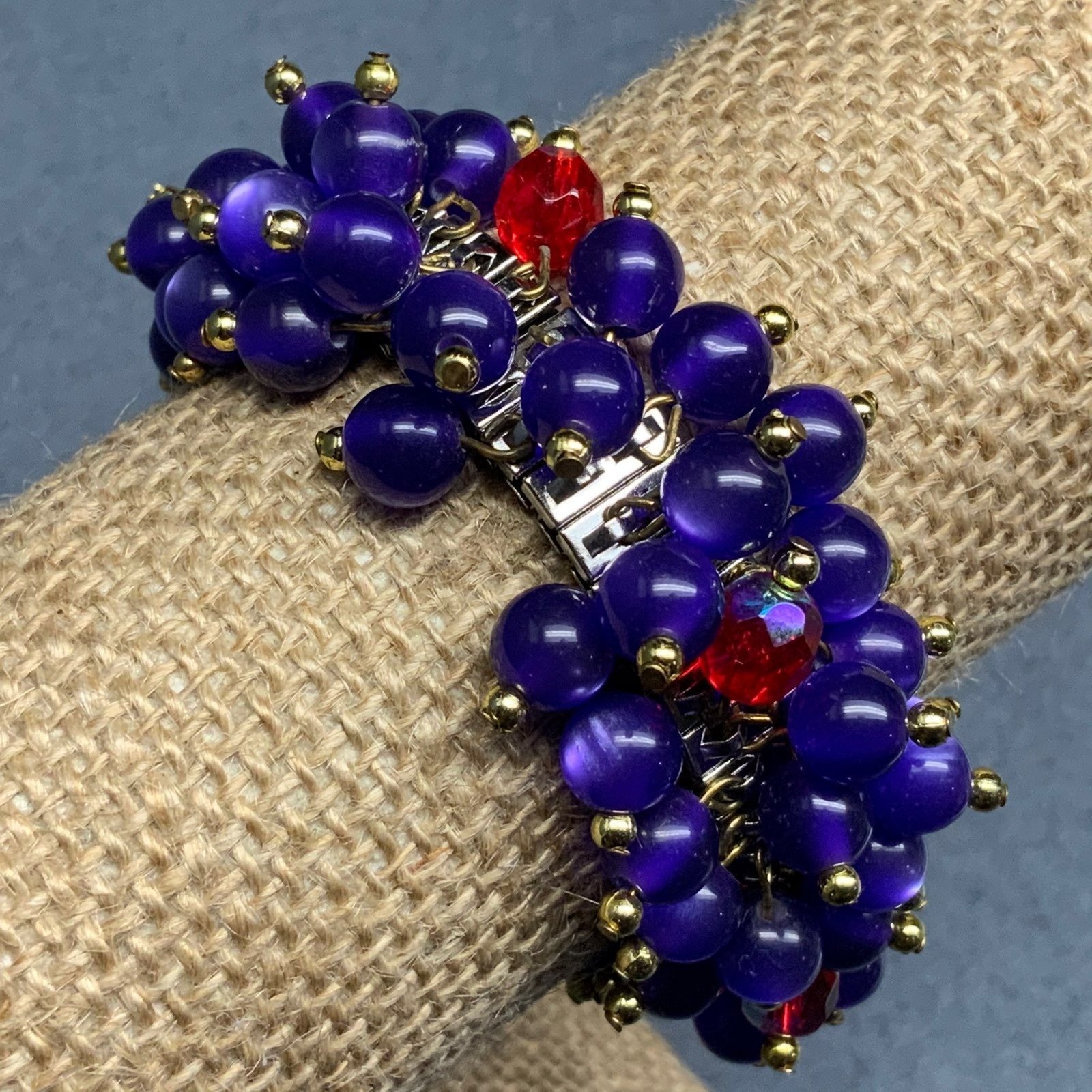 Beaded Stretch Bracelet 7 In Purple Red Hat Society Gold Dangle Pins Silver Base