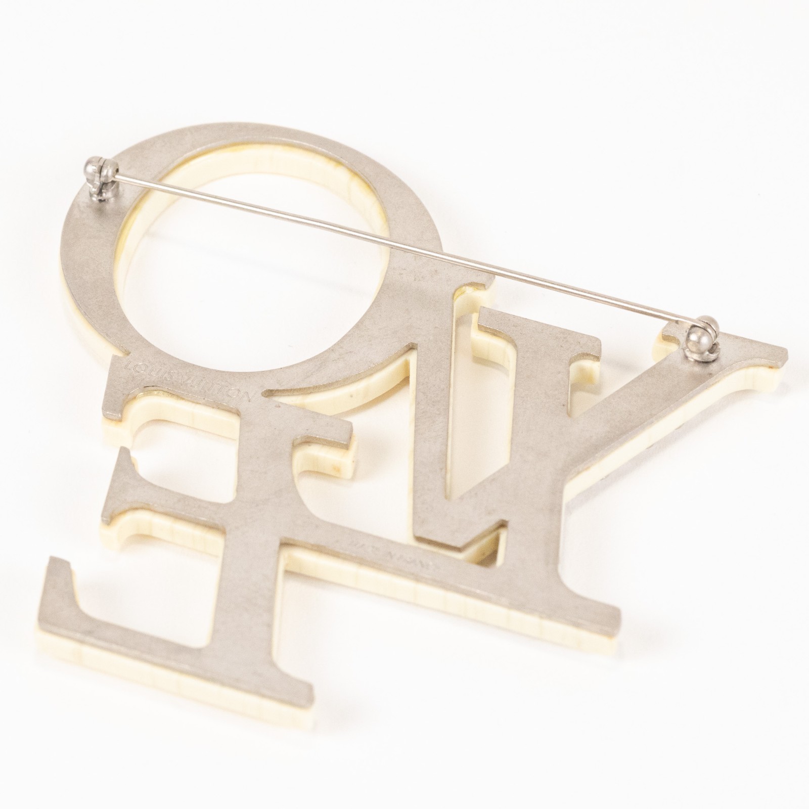 Louis Vuitton M65490 That’s Love Pin Brooch Resin Rhinestone Ivory Rare