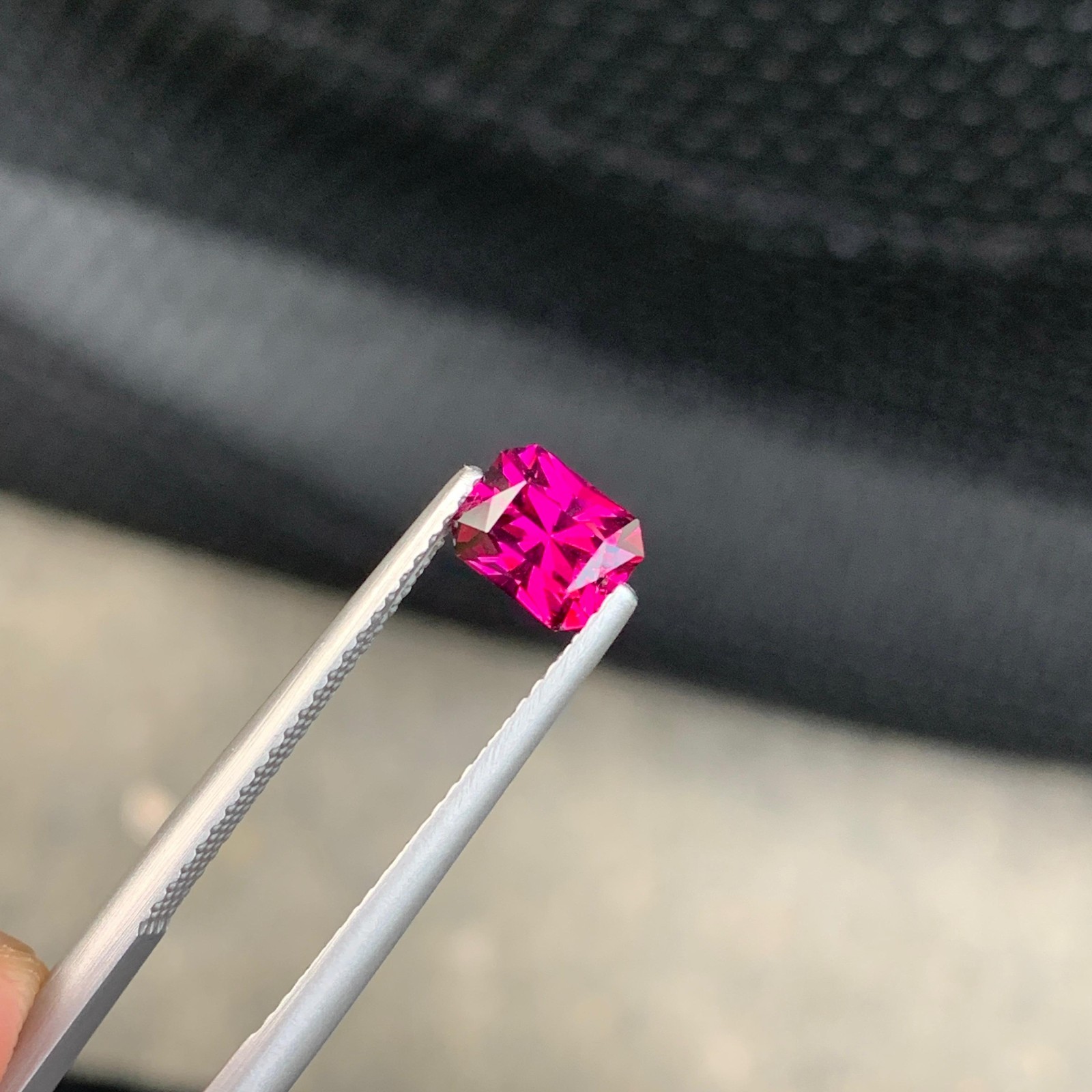 Beautiful 1.02 CTs Natural Malaya Garnet Gemstone.