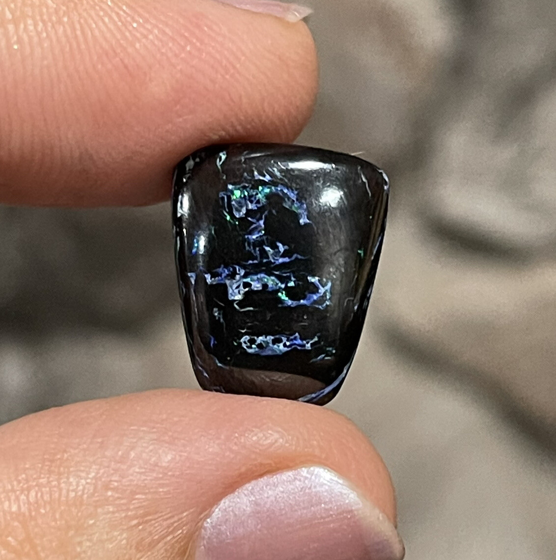 8.45ct 16.8×13.3×3.4mm Black Australian Boulder Opal Cabochon Loose Gem