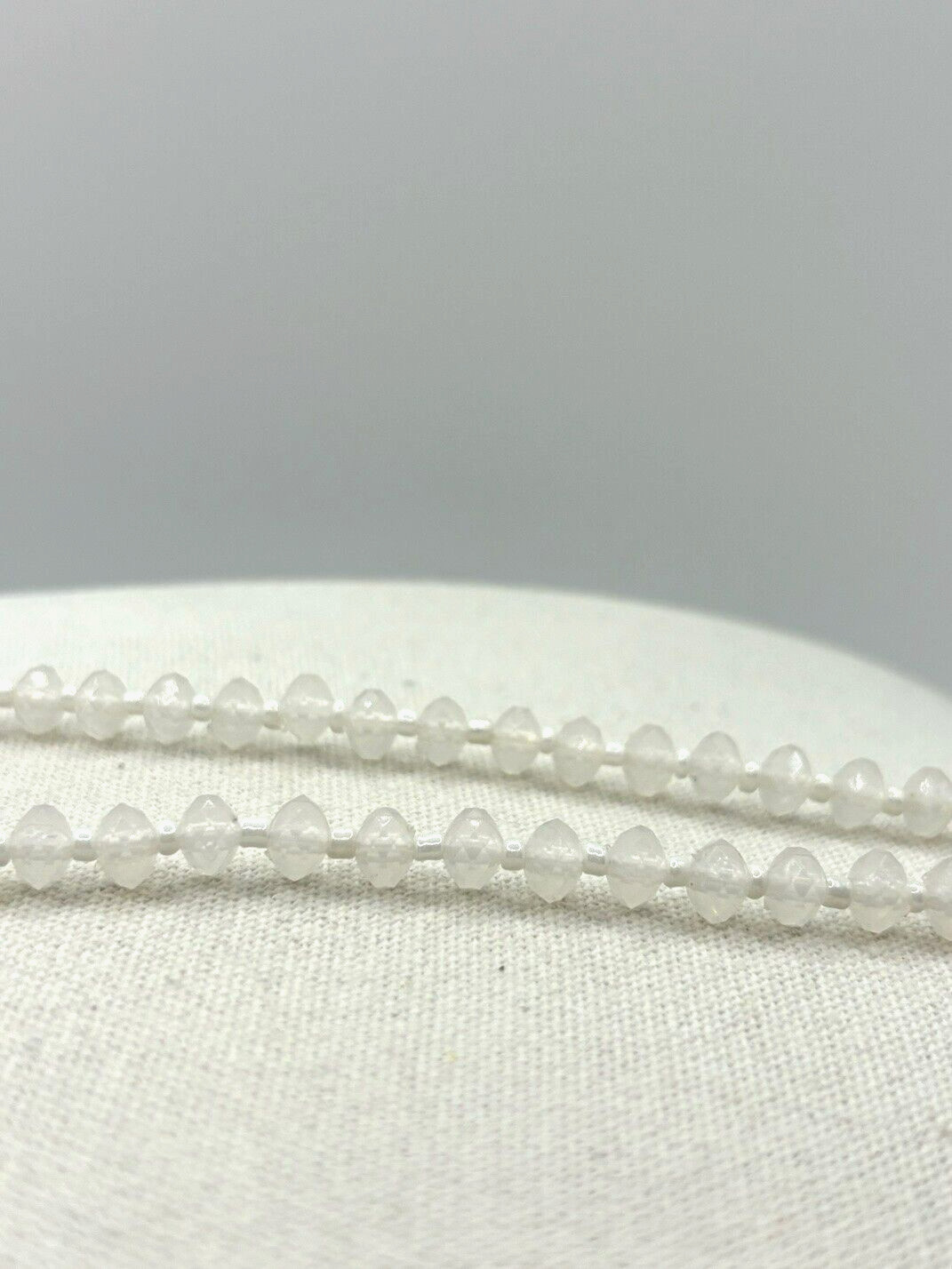 Banana Republic Champagne Cream White And Gold Graduated Bead Necklace 30 Inch