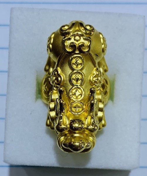 24K Yellow Gold Band 3D Lucky Pixiu Ring9.83Grams 8.5Size (Hong Kong)