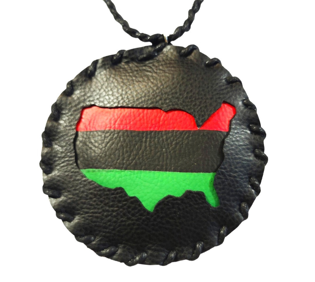 90’s FAUX LEATHER USA MEDALLION NECKLACE