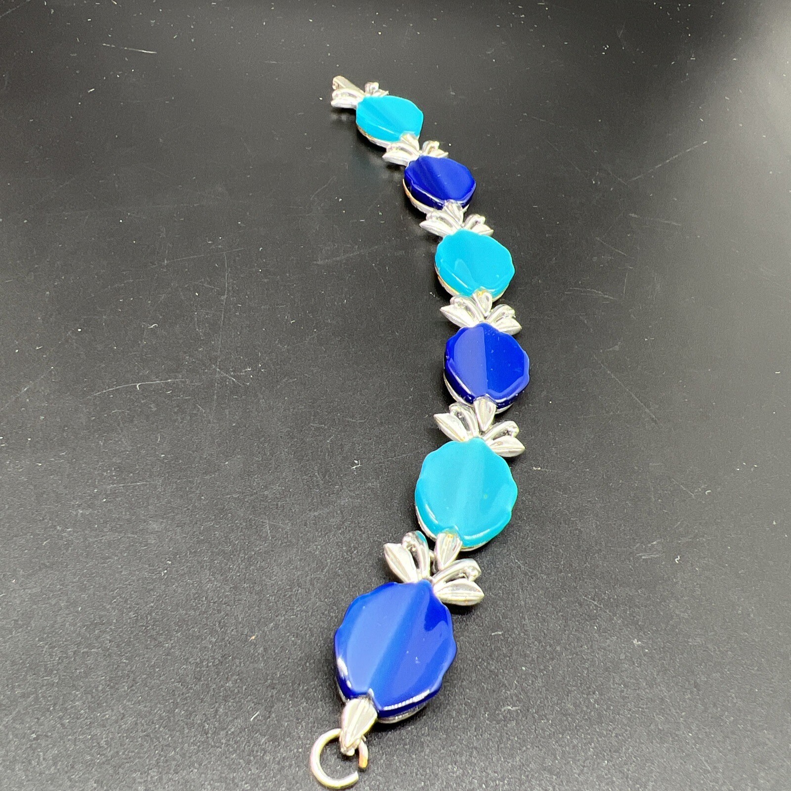 VINTAGE BLUE MOONGLOW LUCITE THERMOSET LEAVES LINK 7” BRACELET 6655