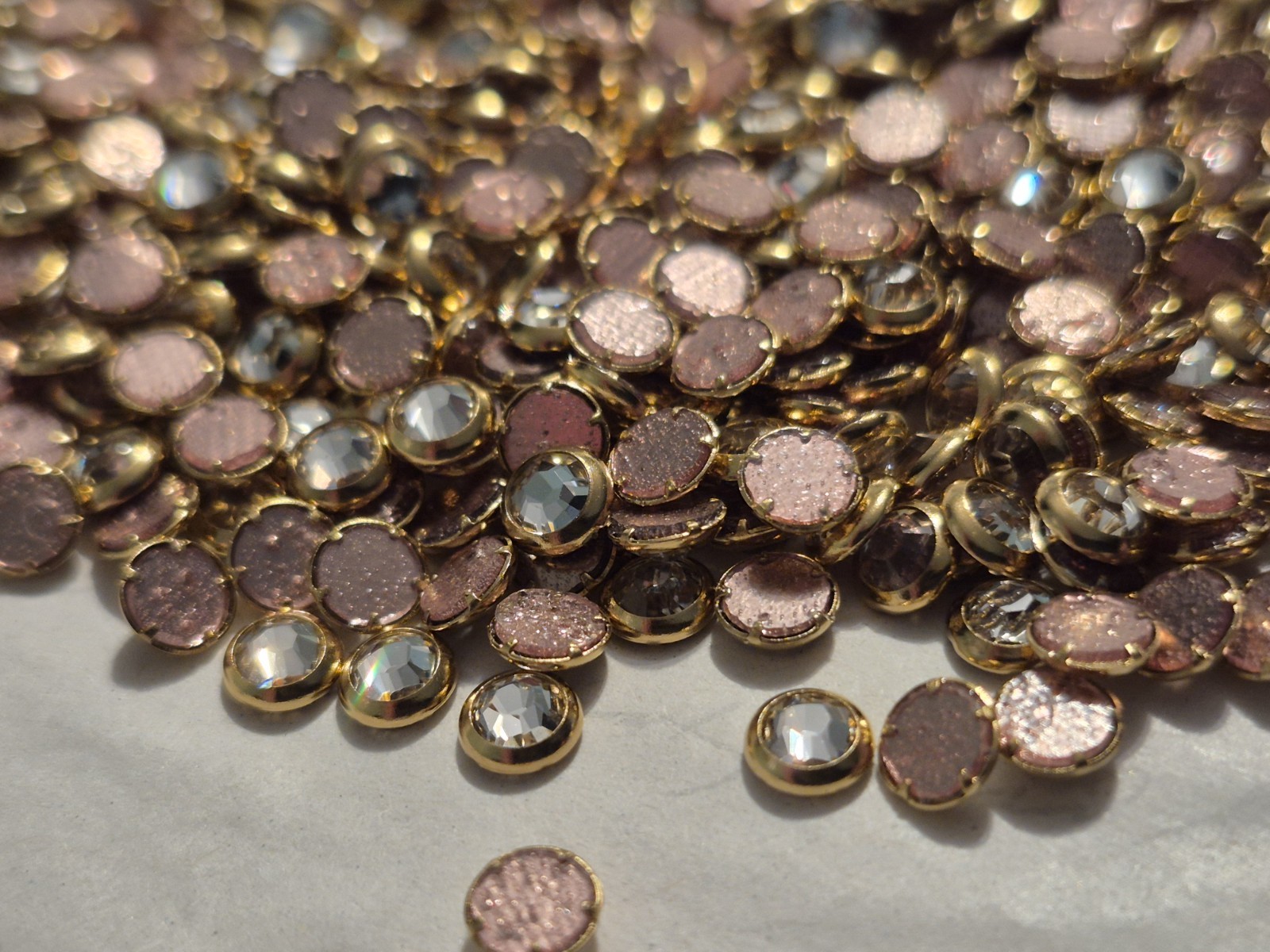144 pc. Swarovski CRYSTAL CLEAR HOTFIX Gold Rim 16ss 3.8mm 2039