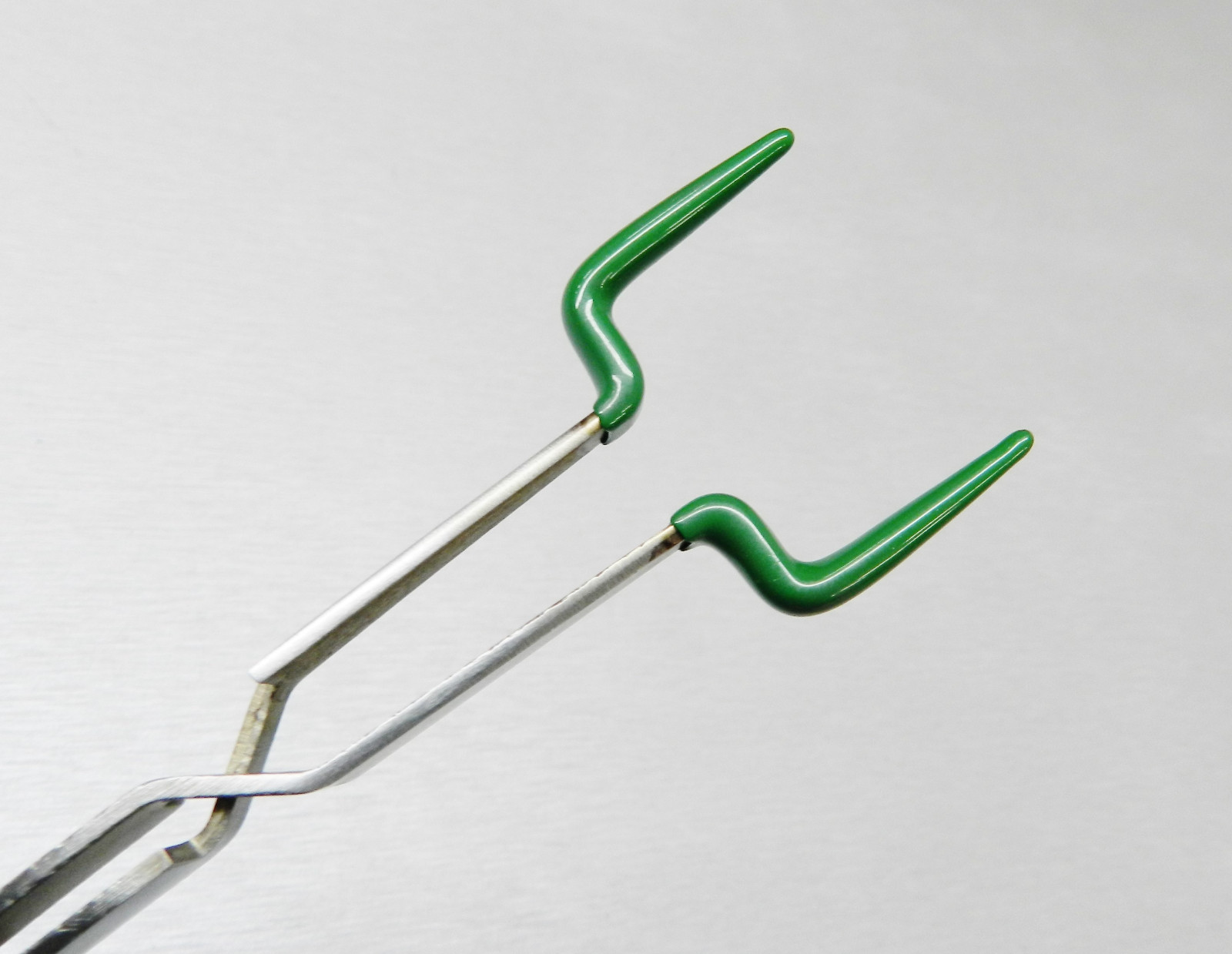 Tweezers Crosslock with PVC Tips Square Parts Holding Self Closing Non Marring