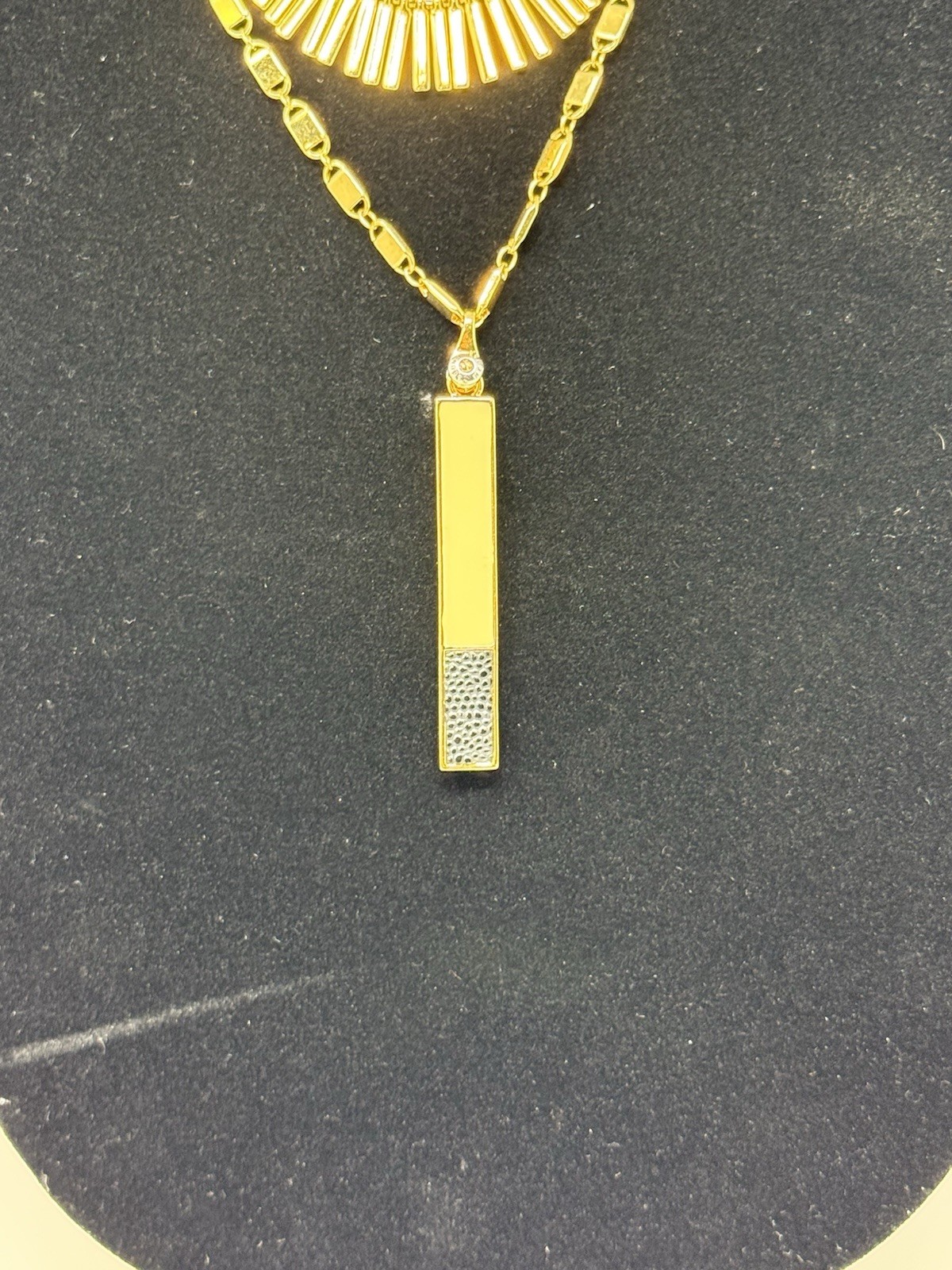 Henri Bendel triple layered look necklace gold tone chain-dressy