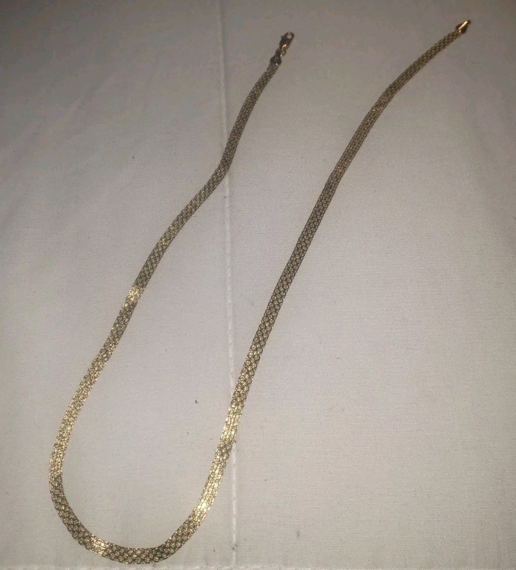 Beautiful 14k Gold Chain Necklace with Lobster Clasp Closure 18 in 2.93 g