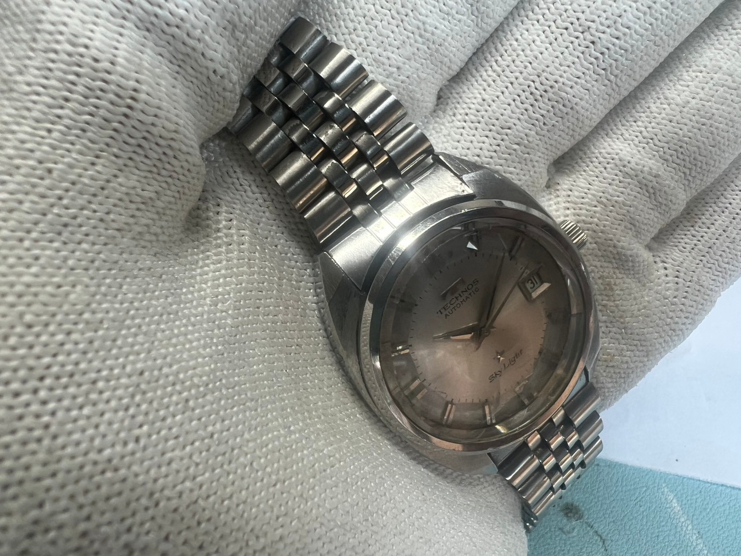 78. Technos date Sky Light 34.8 mm running cal 2632