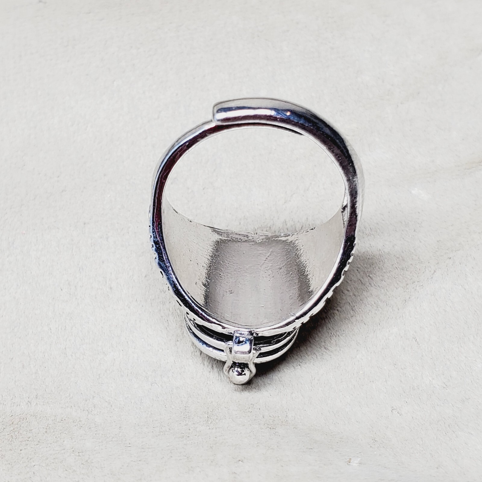 Secret stash Ring Stainless Steel hidden Pill box Poison ring. Adjustable USA