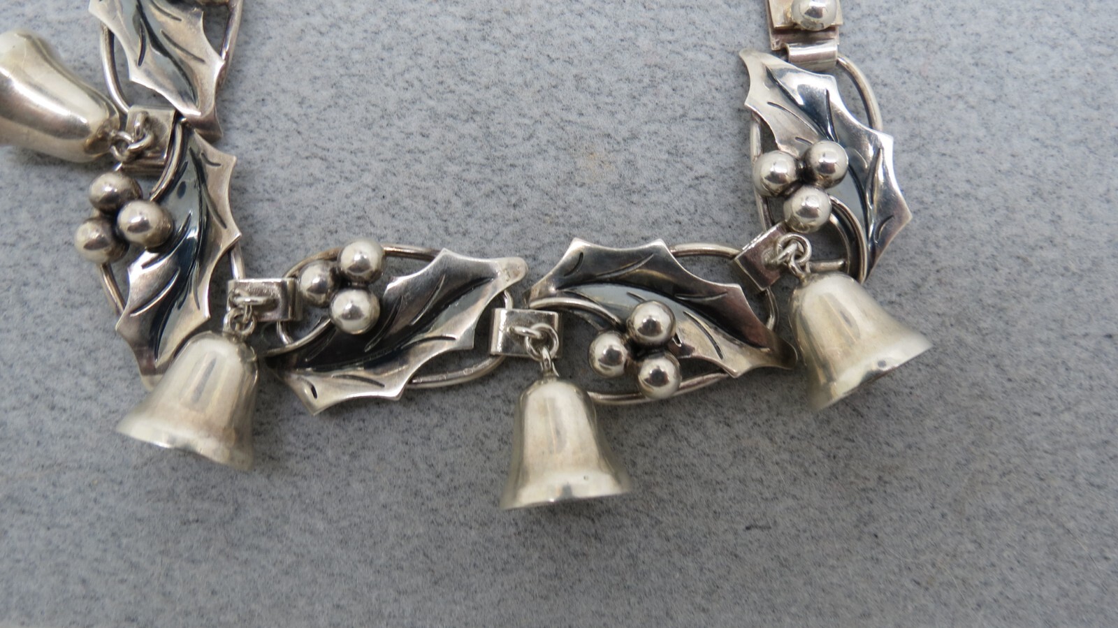 Damaso Gallegos Sterling Silver Bracelet Jingle Bells Holly 45 Grams 7″ Taxco