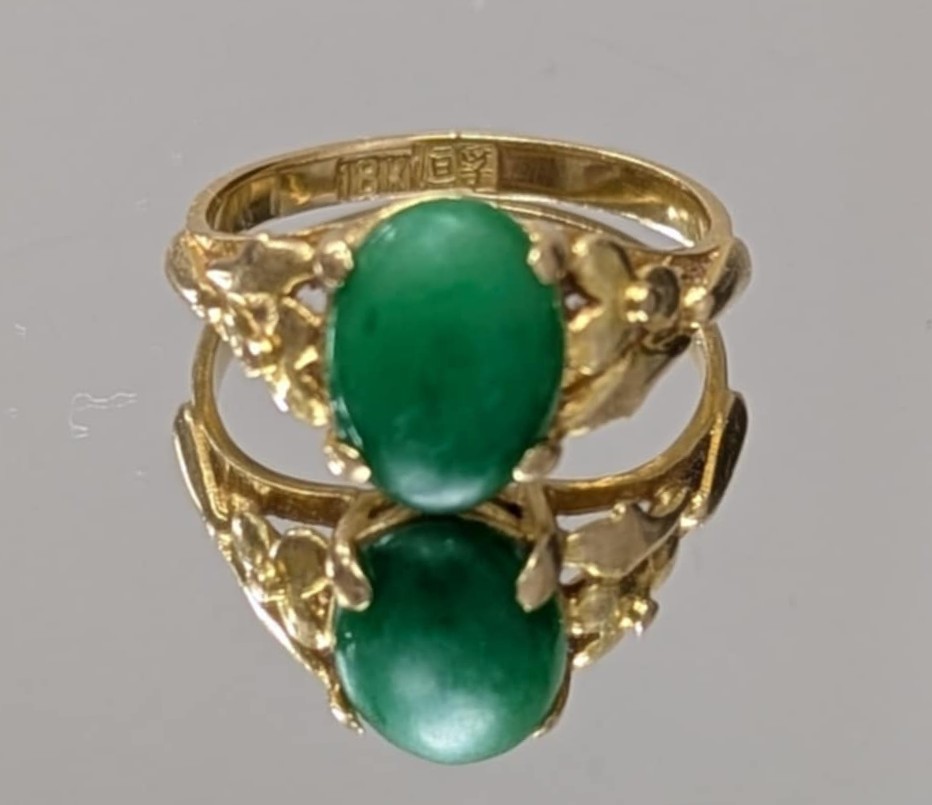 Vintage 18K Yellow Gold Jadeite Ring – Chinese Hallmark mid 20th Century