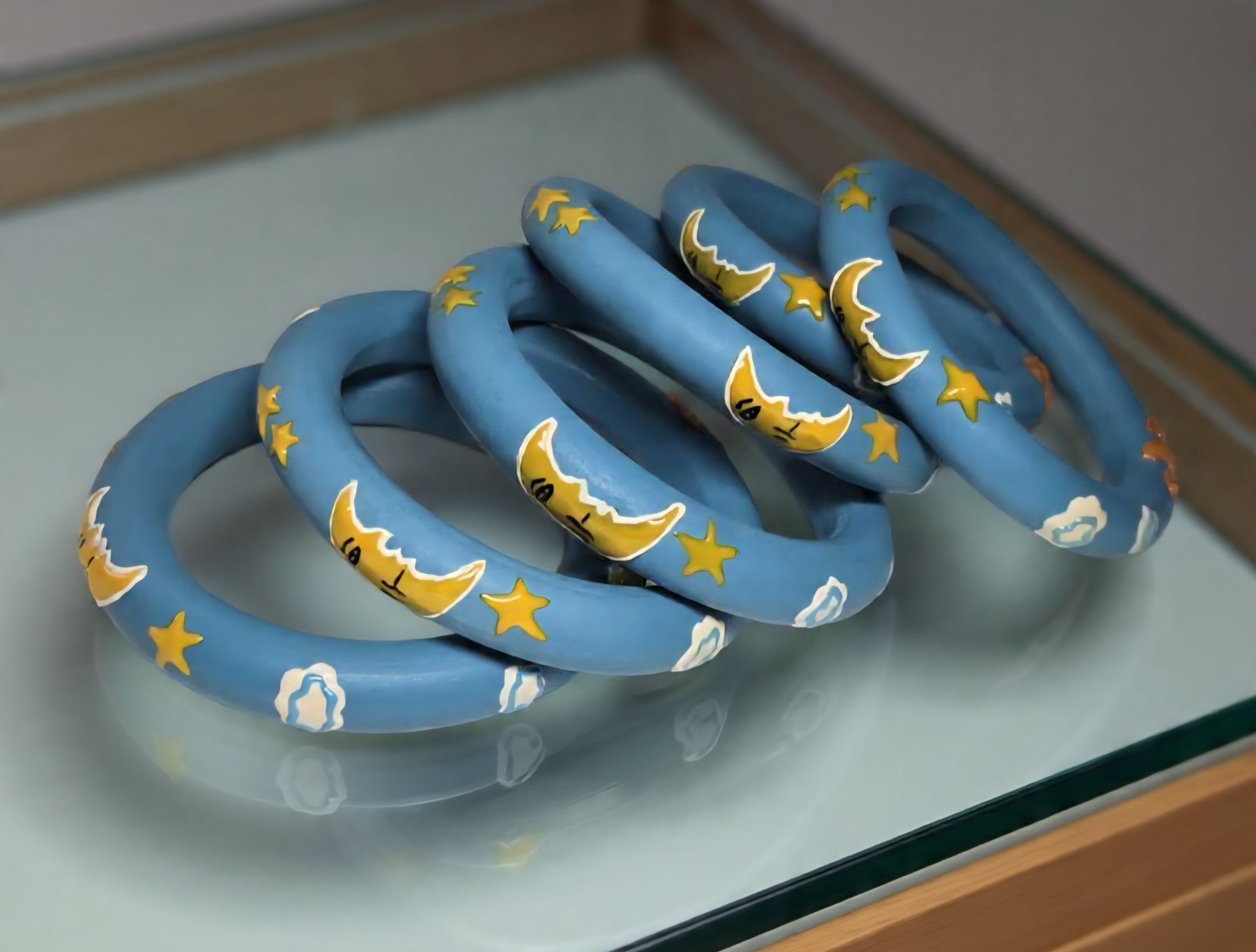 Bulk Lot Treasure Lot Blue Wood bangles Jewelry Small Bag 30 pcs Goodie Bag