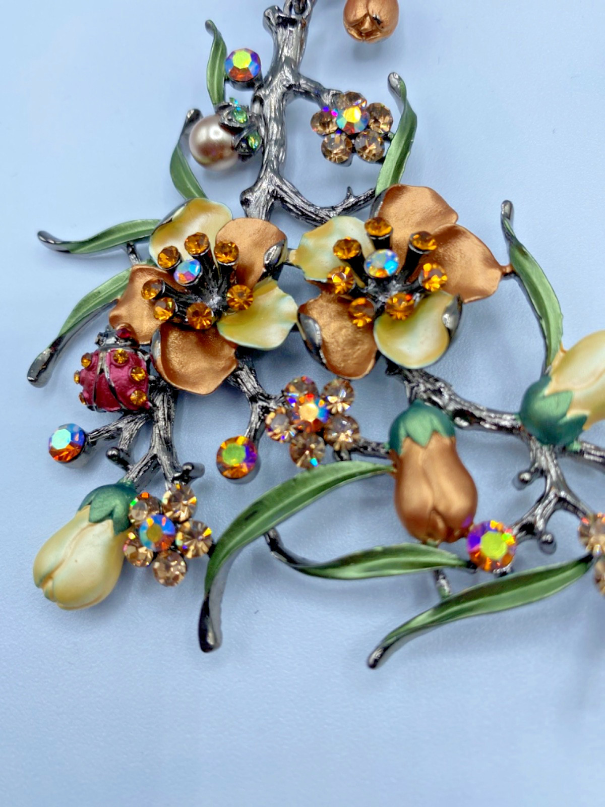 VTG 3D Metal Flowers Colorful Resin Crystal Vine Necklace Earrings Set Clip On