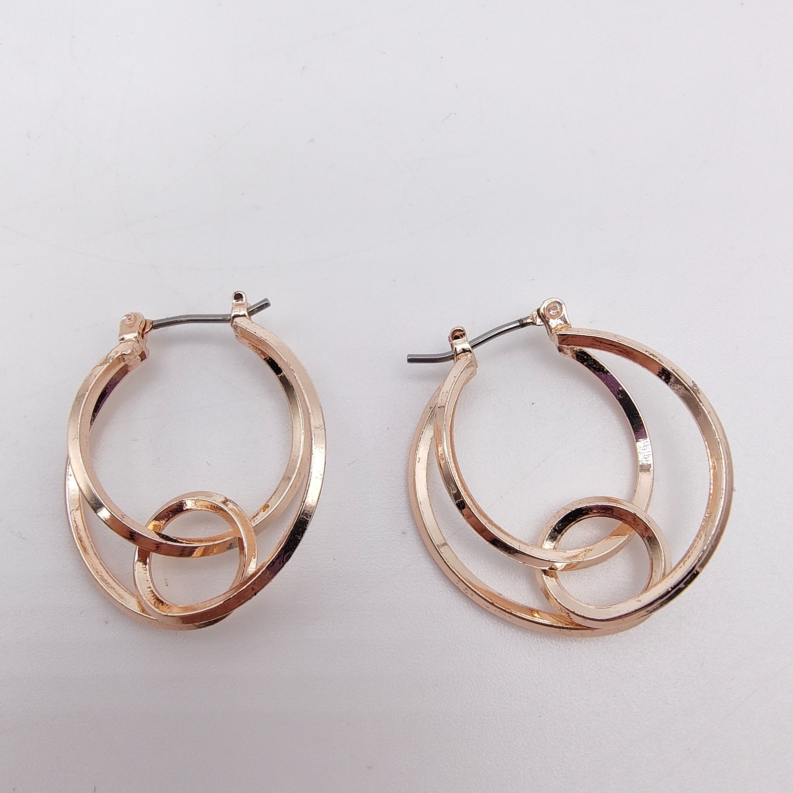 Interlocking Circle Hoop Earrings Rose Gold Tone Chic Minimalist Sculptural