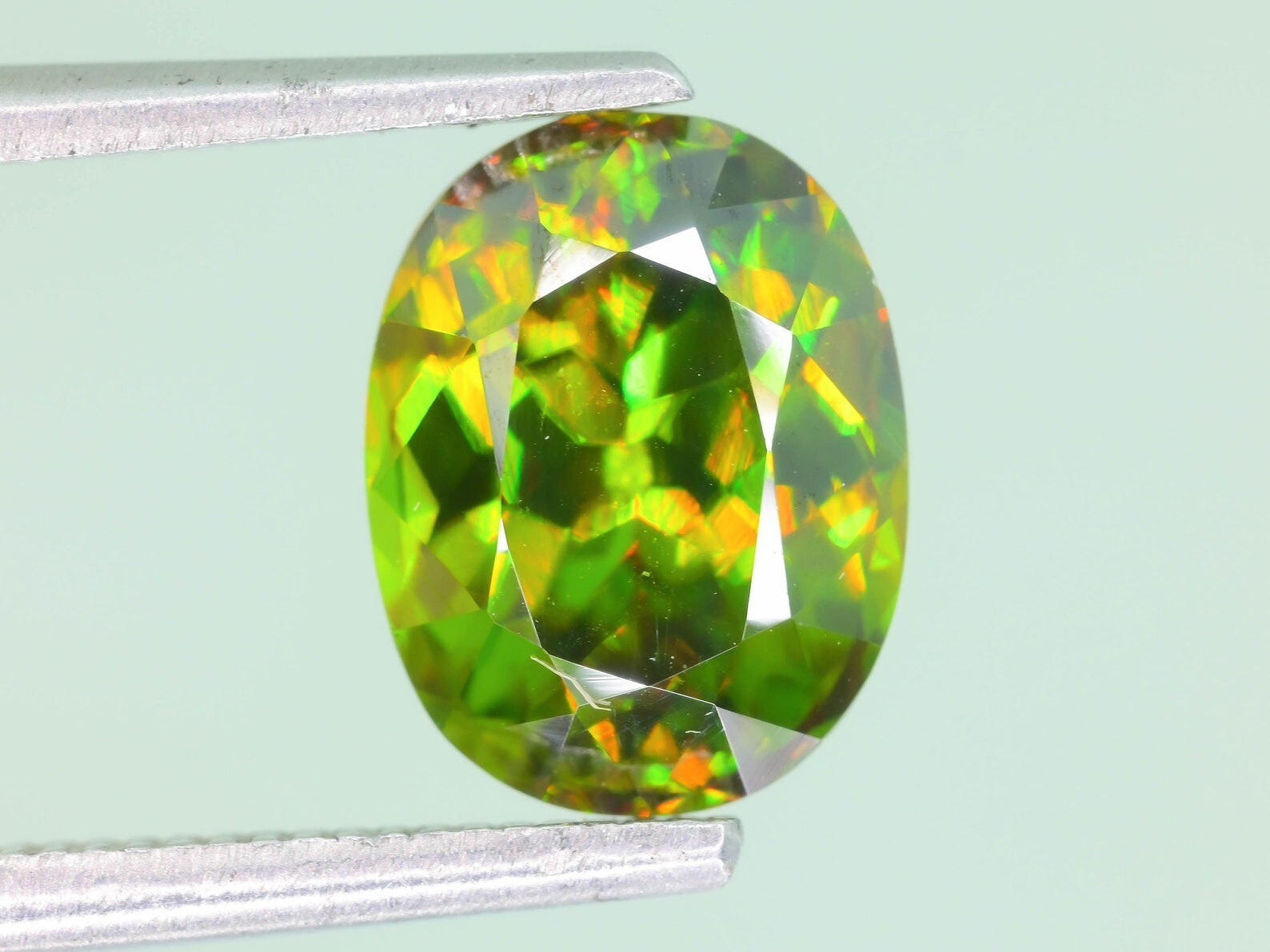 4 Ct Natural Full Fire Sphene Titanite Oval Shape Gemstone For Jewellery
