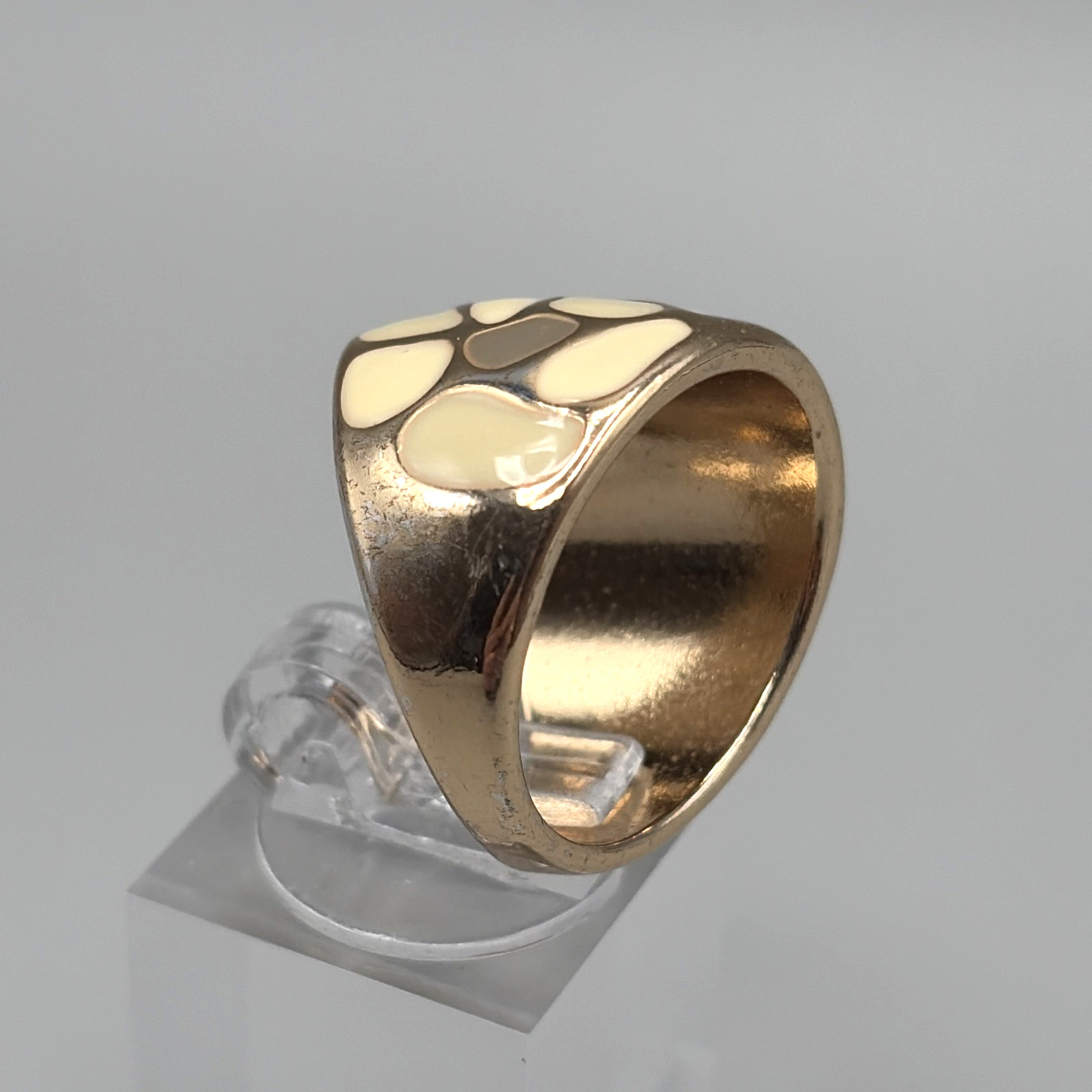 Vintage Enamel Dome Ring Gold Tone Cream Beige Mosaic Stained Glass Style – 7.5
