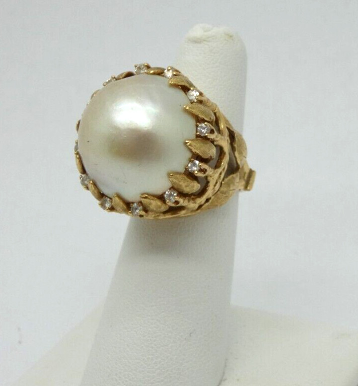 Extravagant & Massive Vintage Mabe’ Pearl & Solid Gold Ring with Diamonds