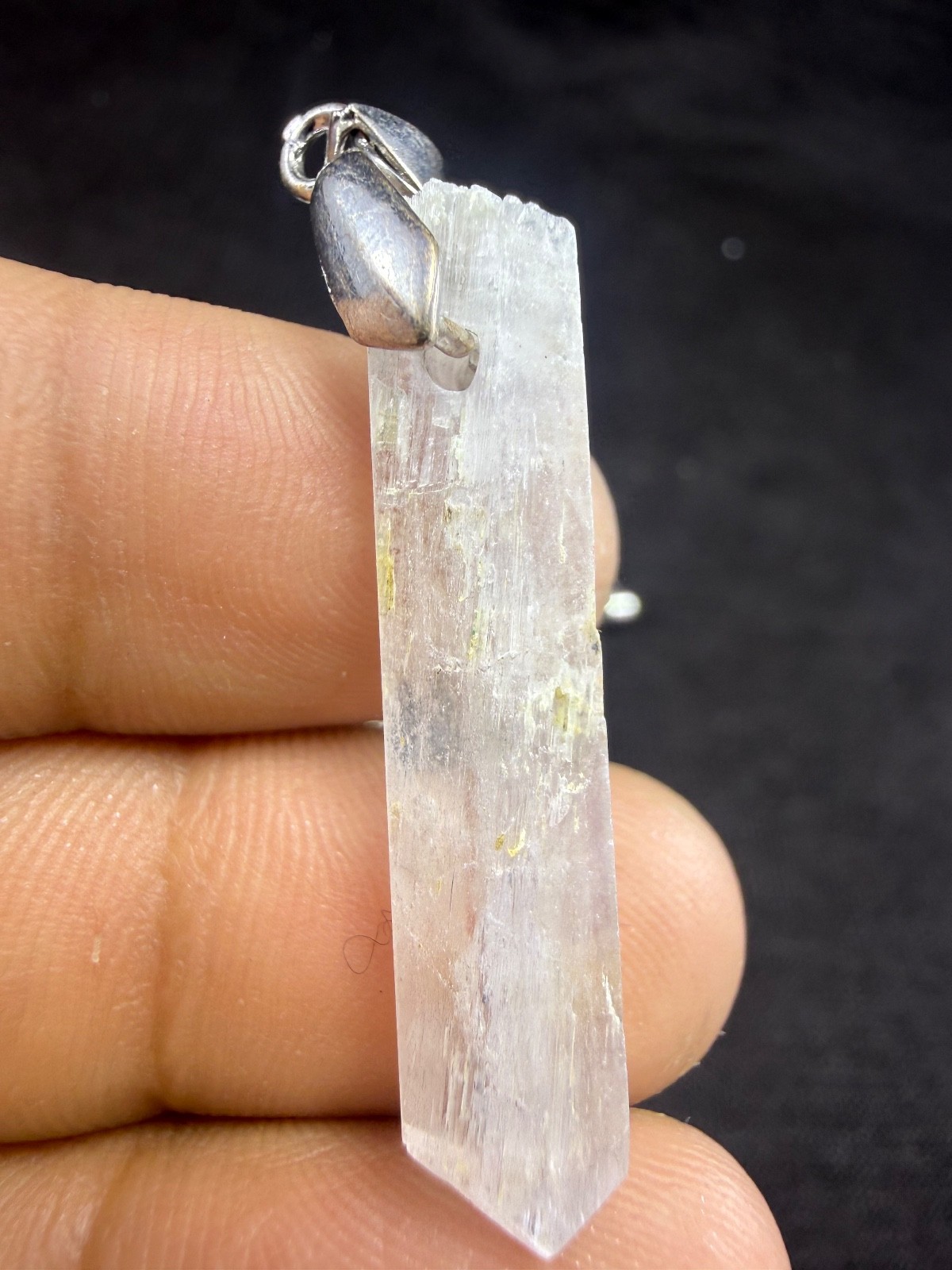 24pcs Natural Kunzite Crystal Point Pendants Bulk Lot Raw Spodumene Stick 114g