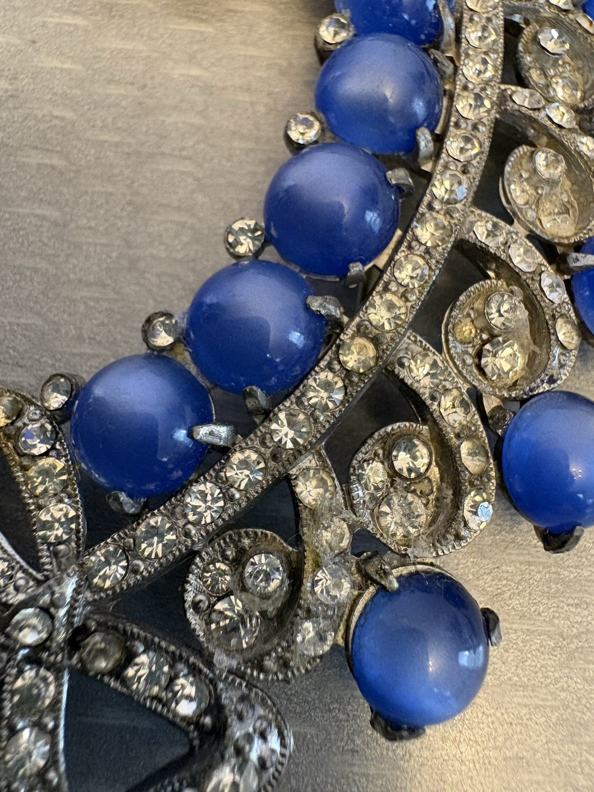 Retro 40s Vintage Brooch Blue Moonglow Lucite Cabs Rhinestone Feather Spray 4”