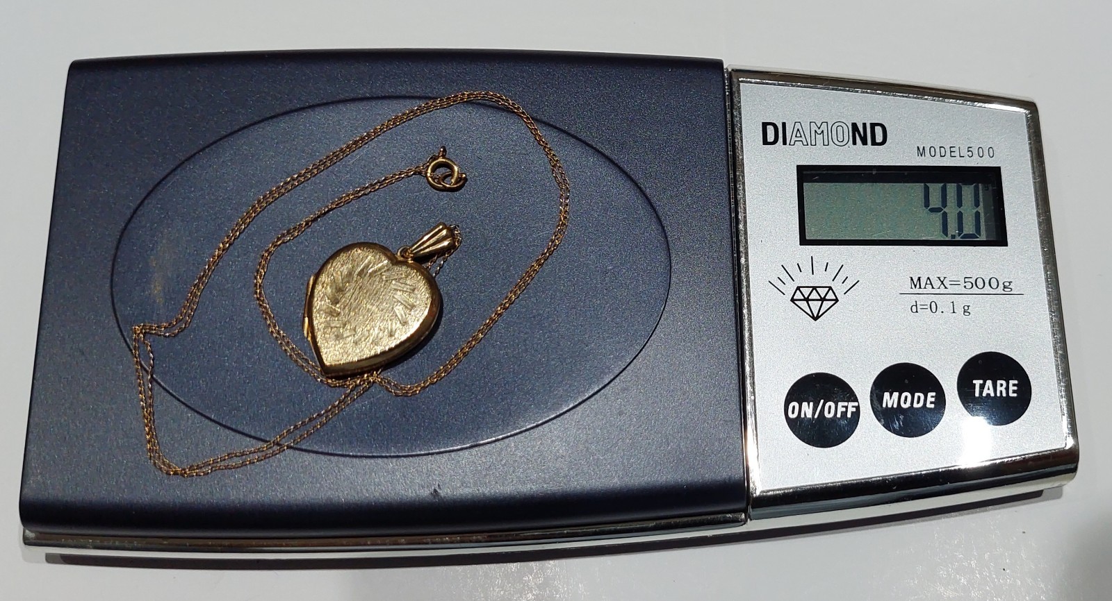 Solid 9ct gold Heart locket Pendant Chain 56cm necklace 4 gm Brand New 9k H M