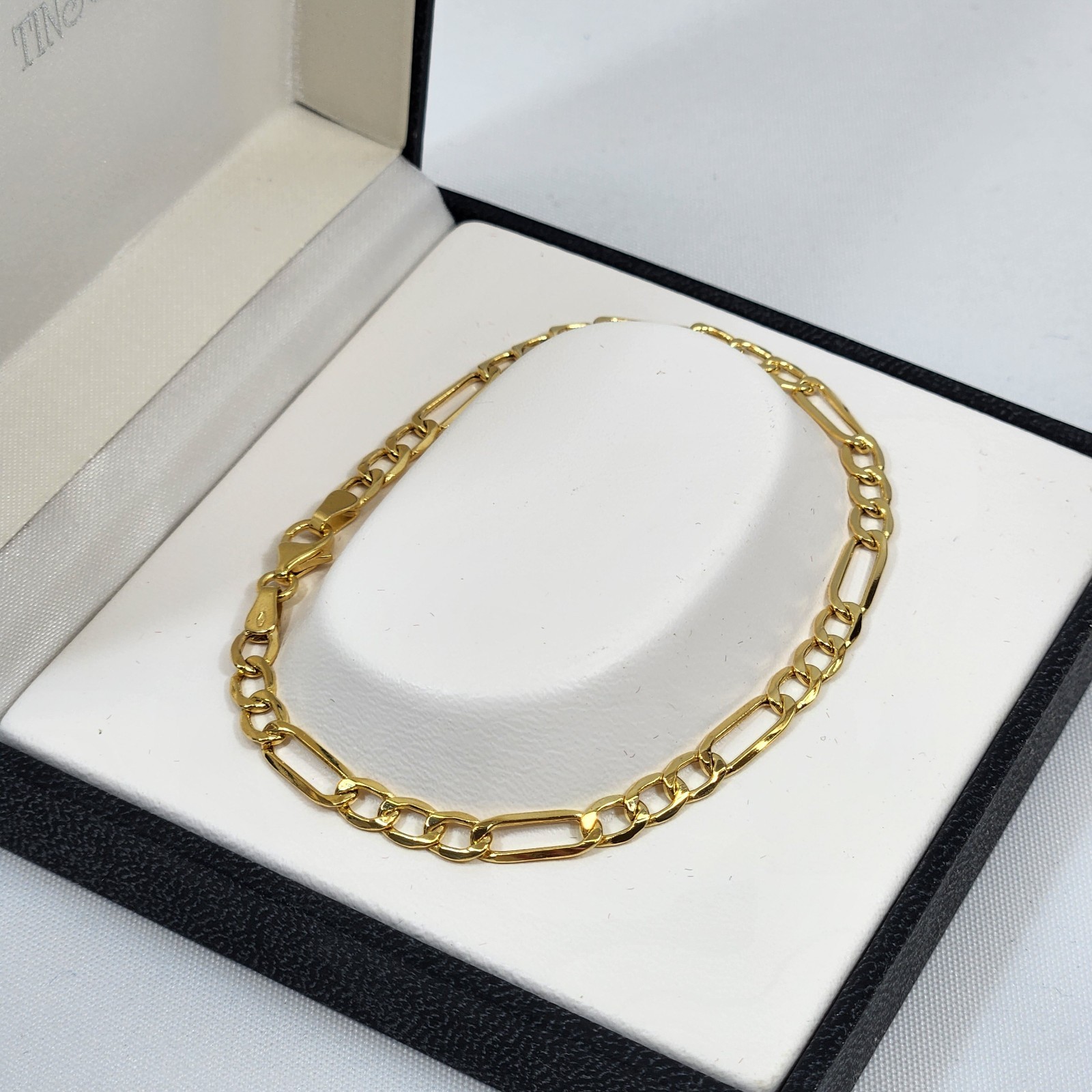 9ct Yellow Gold Figaro Bracelet | Length: 19cm / 7.5″ | Width: 4.5mm / 0.18″